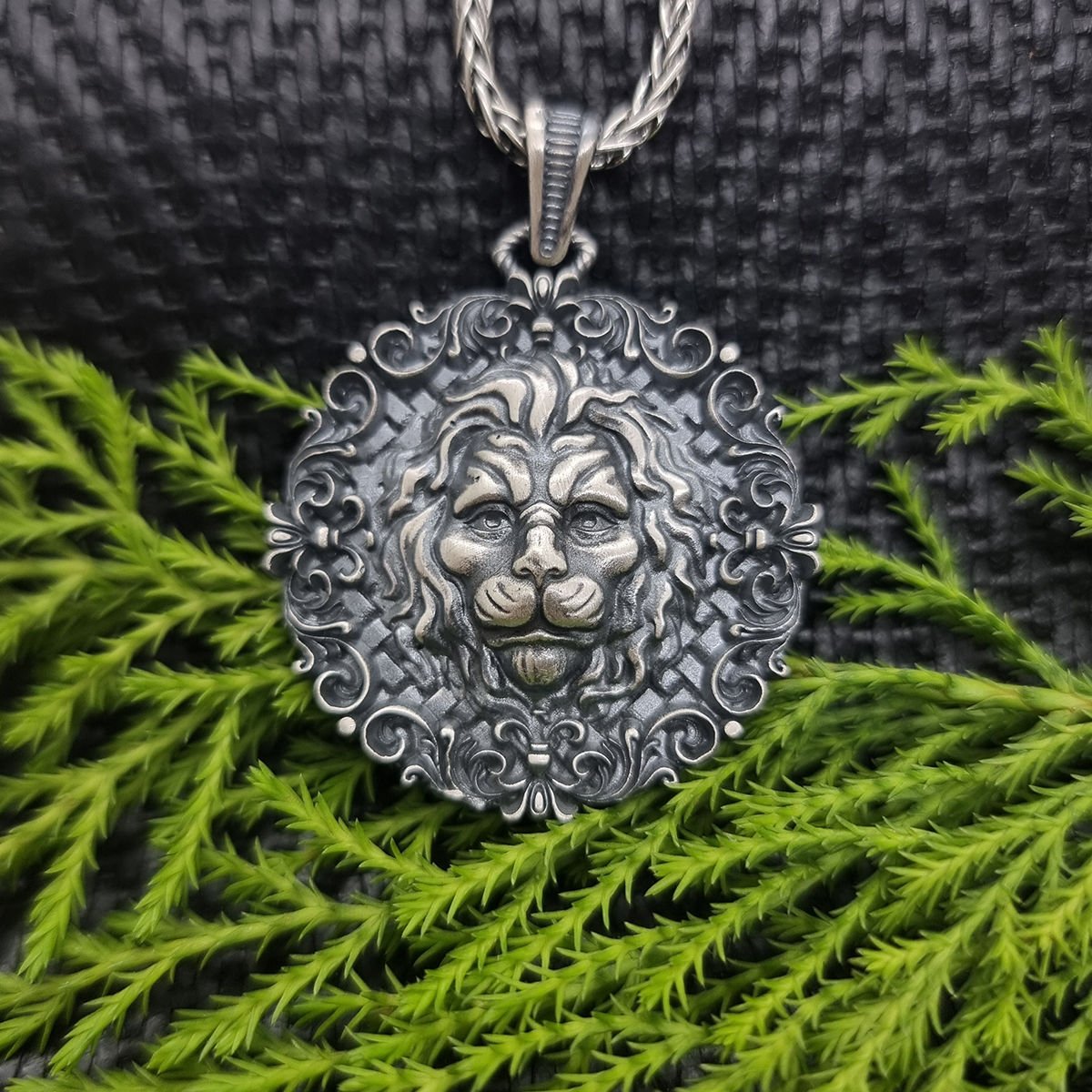 Beelo Silver 925 Ayar Gümüş Aslan Erkek Kolye