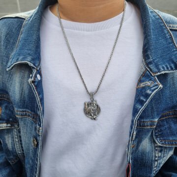 Beelo Silver 925 Ayar Gümüş Kabartma Kurt Madalyon Kolye