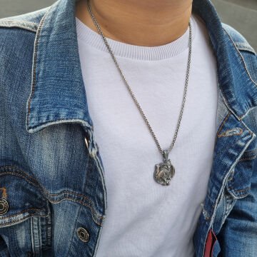 Beelo Silver 925 Ayar Gümüş Kabartma Kurt Madalyon Kolye