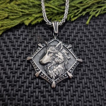 Beelo Silver 925 Ayar Gümüş Kabartma Kurt Madalyon Kolye