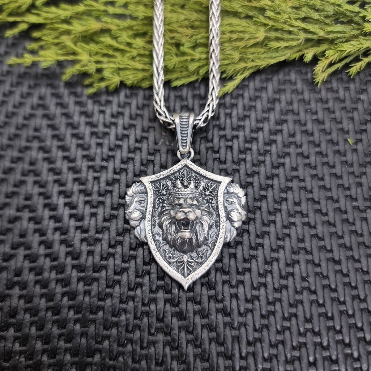 Beelo Silver 925 Ayar Gümüş Aslan Erkek Madalyon Kolye