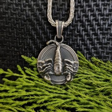 Beelo Silver 925 Ayar Gümüş Akrep Madalyon Erkek Kolye