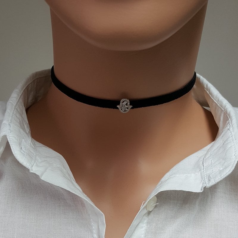 925K Gümüş Deri Fatma Ana Eli Baget Taşlı Choker Kolye