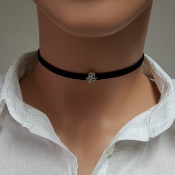 925K Gümüş Deri Fatma Ana Eli Baget Taşlı Choker Kolye
