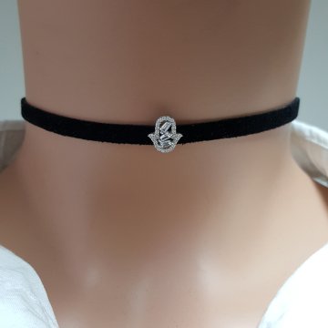 925K Gümüş Deri Fatma Ana Eli Baget Taşlı Choker Kolye