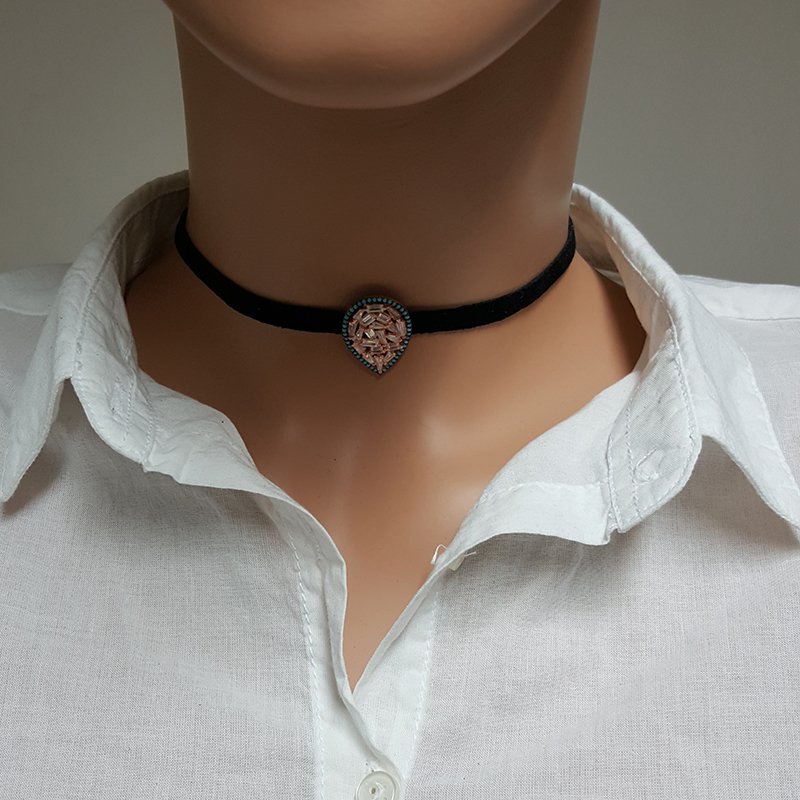 925K Gümüş Deri Baget Taşlı Choker Kolye