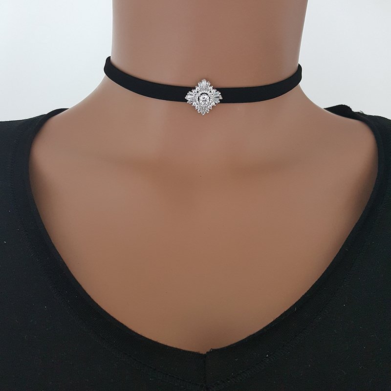 925K Gümüş Deri Baget Taşlı Choker Kolye